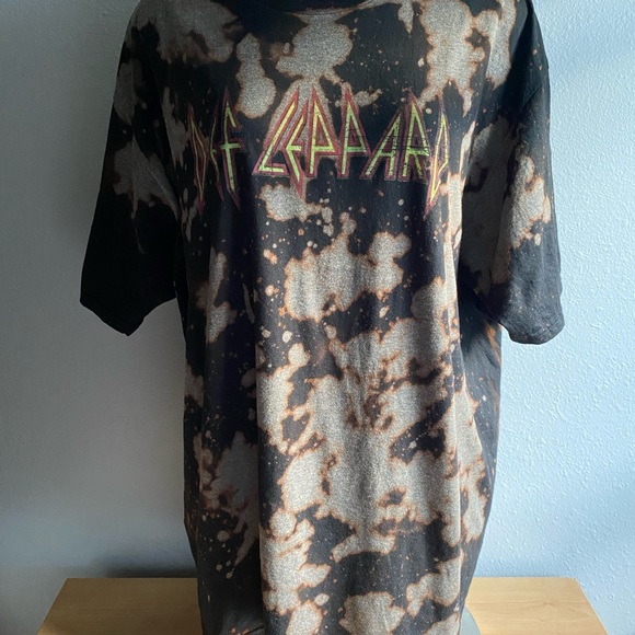 Customized Def Leopard T-Shirt - Picture 3 of 3